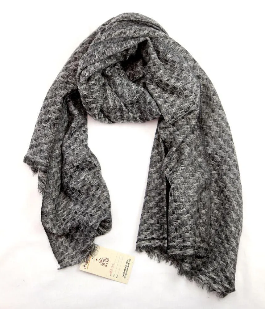 100% Cashmere Scarf in Textured Grey