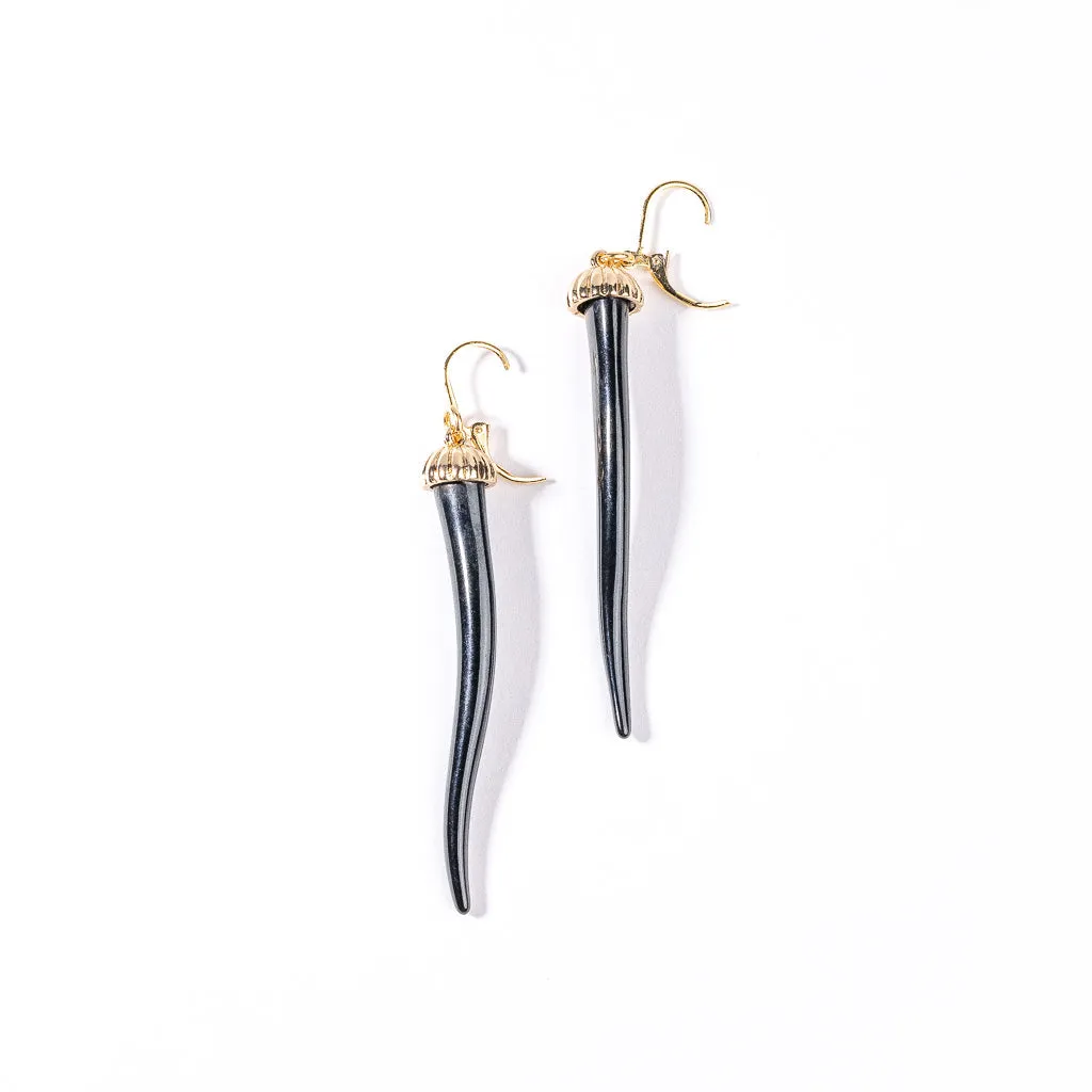 Black Pepper Gold Wire Earring