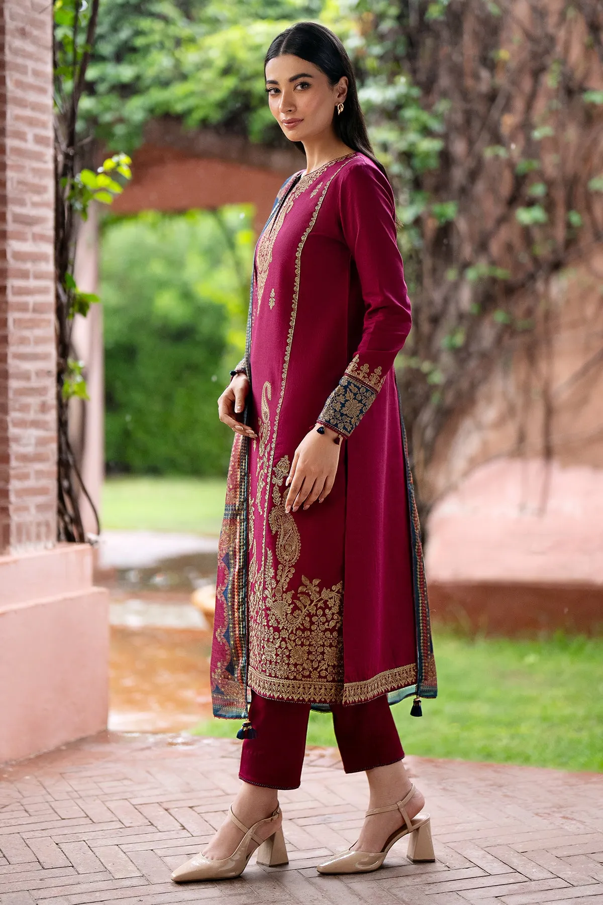 EMBROIDERED KHADDAR UW-0069