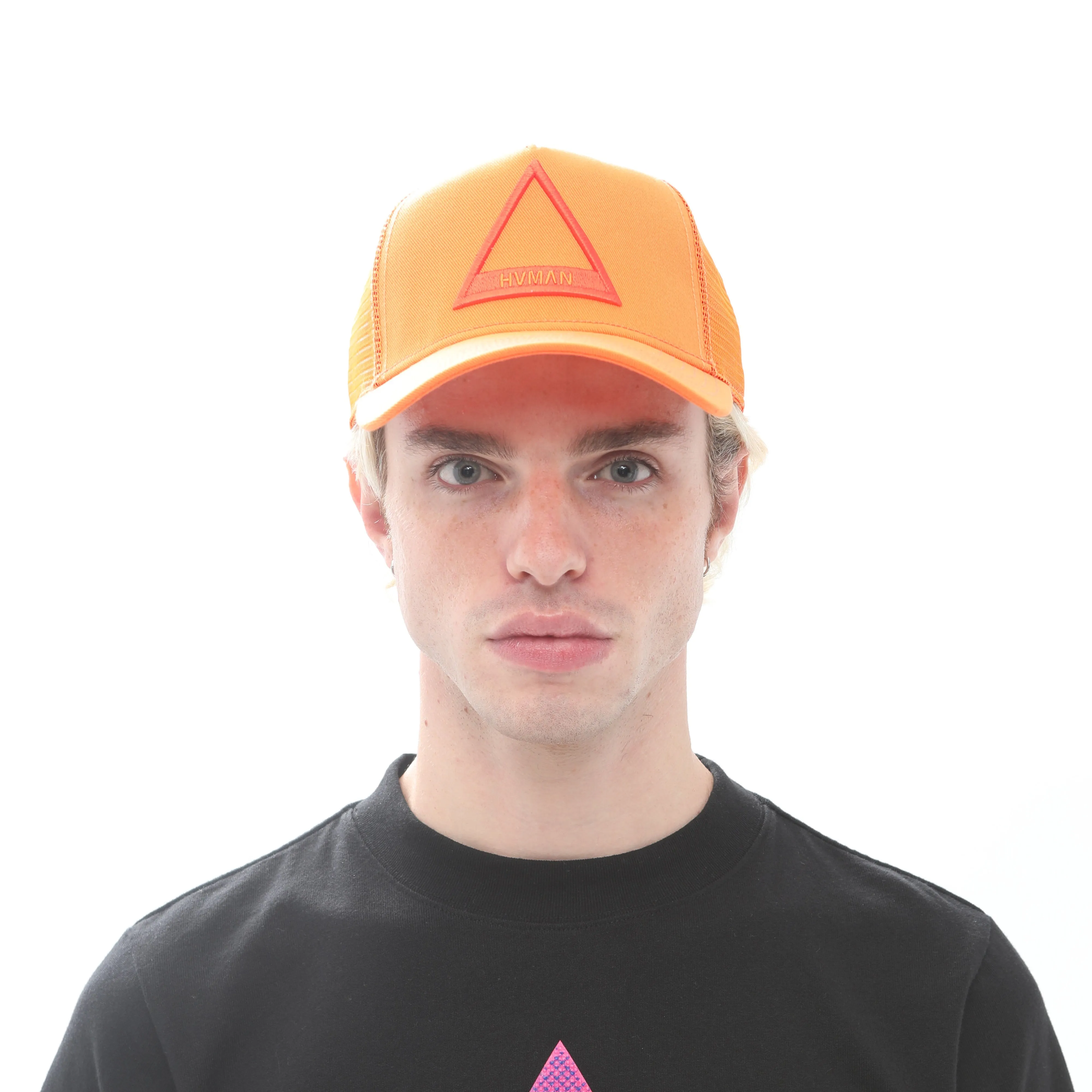 TRIANGLE LOGO MESH TRUCKER CAP IN APRICOT