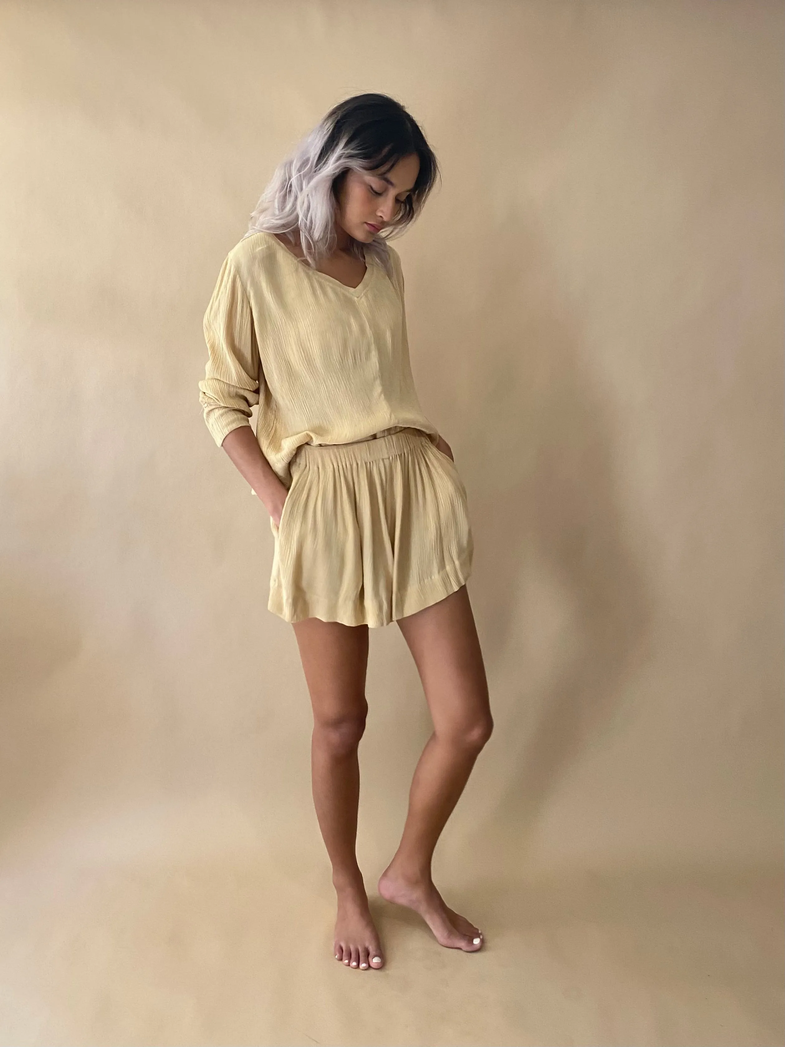 V-neck Tobo Longsleeves and Shorts set